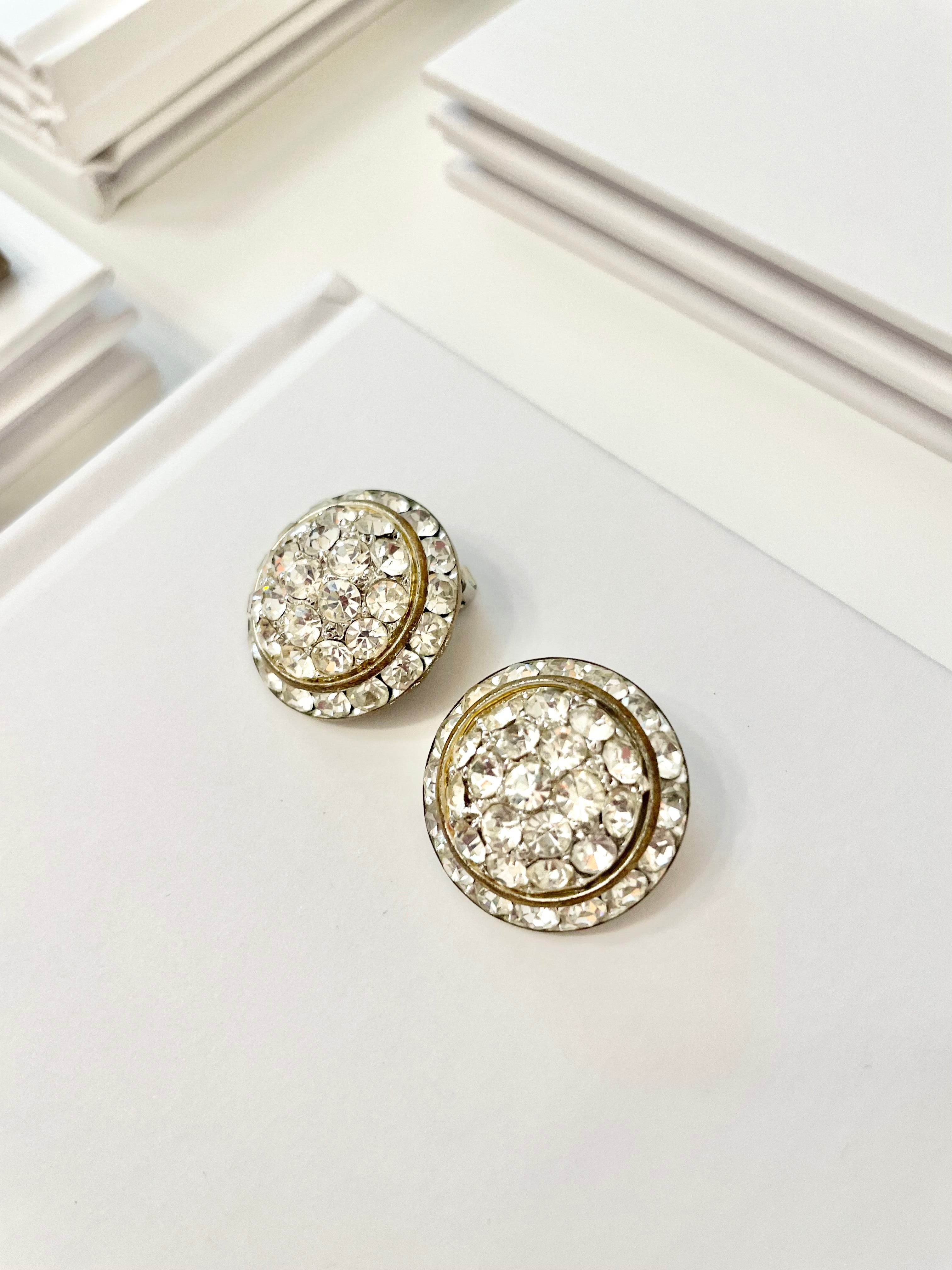 These splendid sparkly 1960's button earrings are truly divine! So perfect..