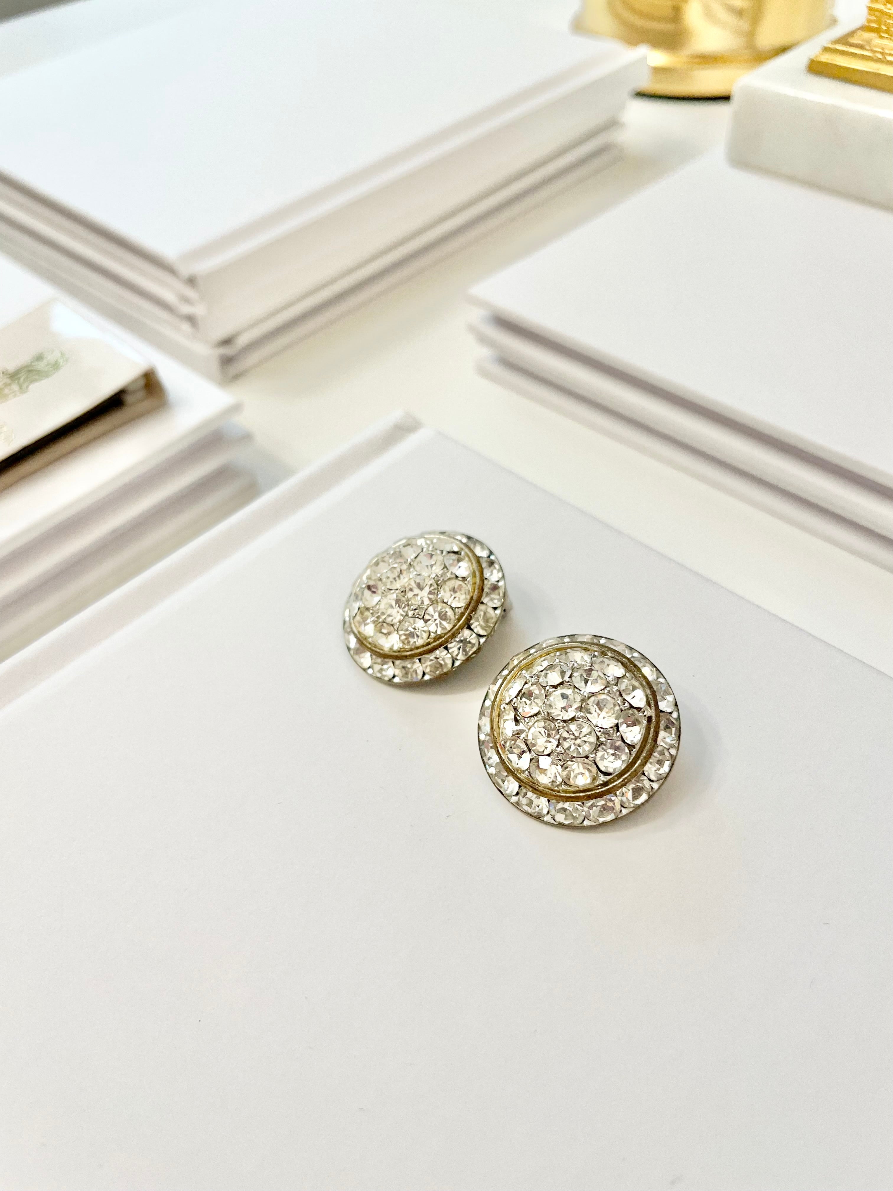 These splendid sparkly 1960's button earrings are truly divine! So perfect..