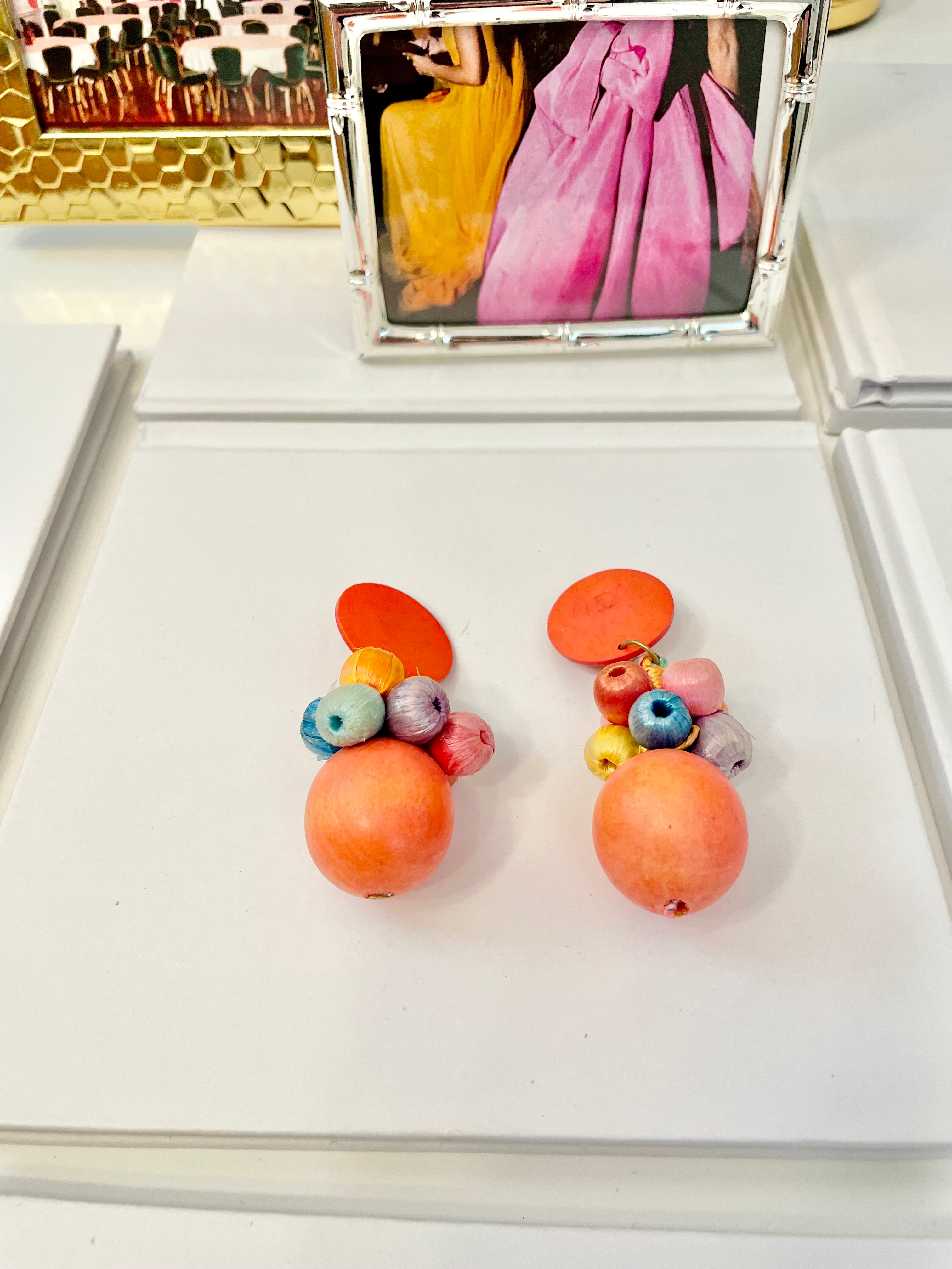 The most colorful 1960's feminine drop earrings.... so chic
