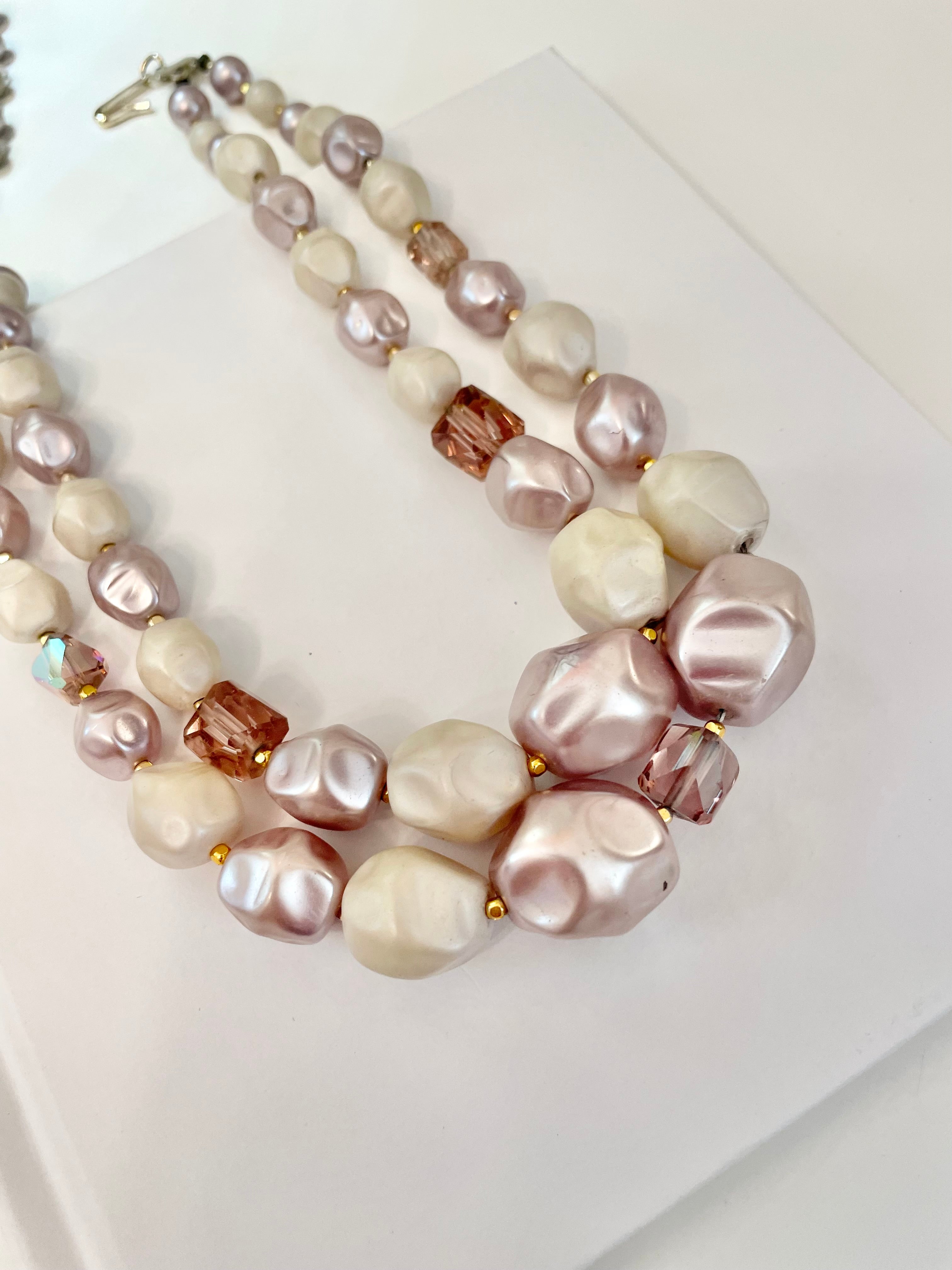 Vintage classy 1960's faux baroque pearl multi stone necklace... so feminine!